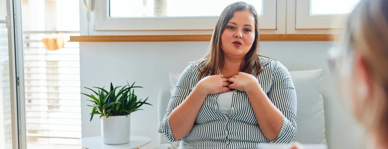Une psychologue en consultation avec une patiente
